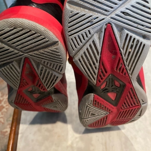 KOBE’s - Picture 5 of 6